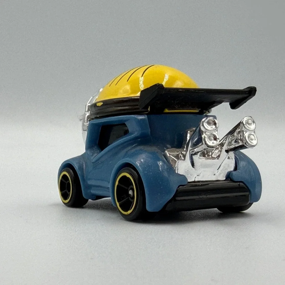 Hot Wheels Character Cars Minions 4 Different 1:64 Loose Lot